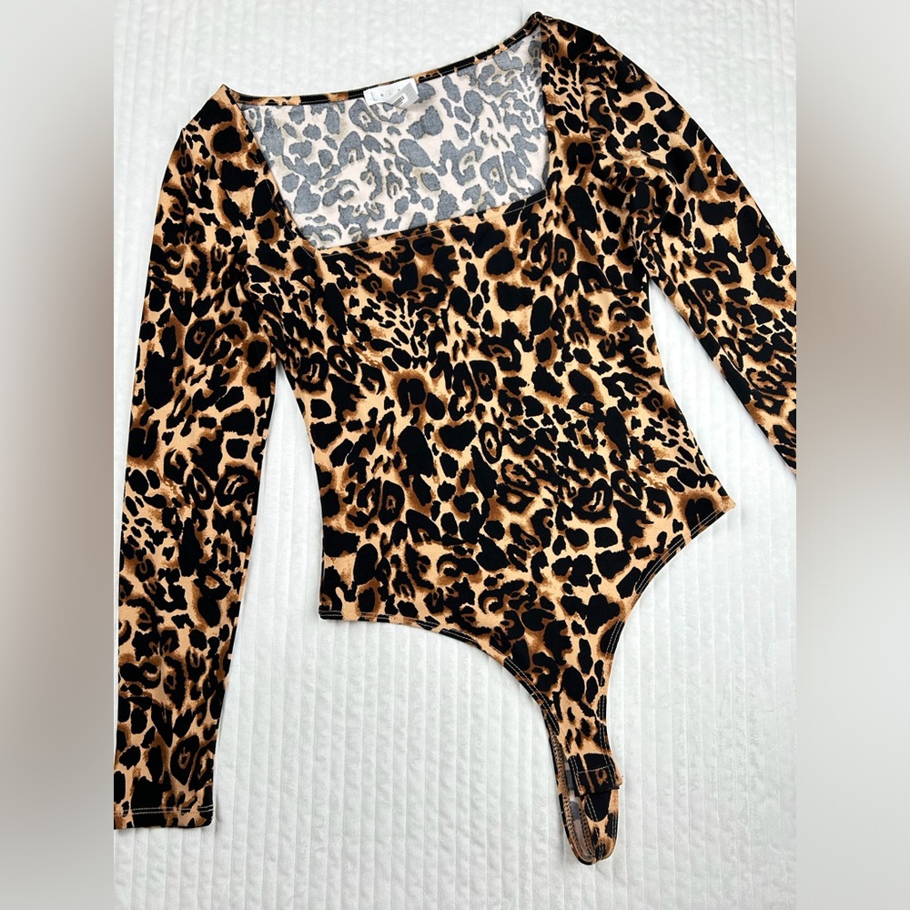 Leith Womens Leopard Animal Print Long Sleeve  Bodysuit Stretch Chic SZ Sm EUC